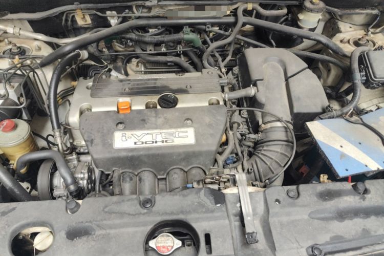 Used Honda CR-V 2004 2.0L Engine Bay