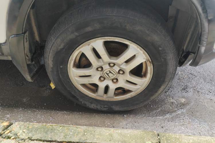 Used Honda CR-V 2004 2.0L Right Front Wheel Hub