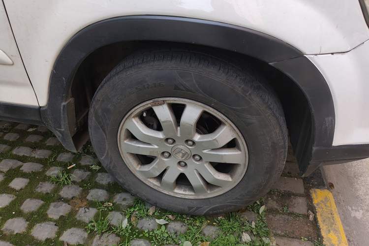 Used Honda CR-V 2005 2.4L automatic Right Front Wheel Hub