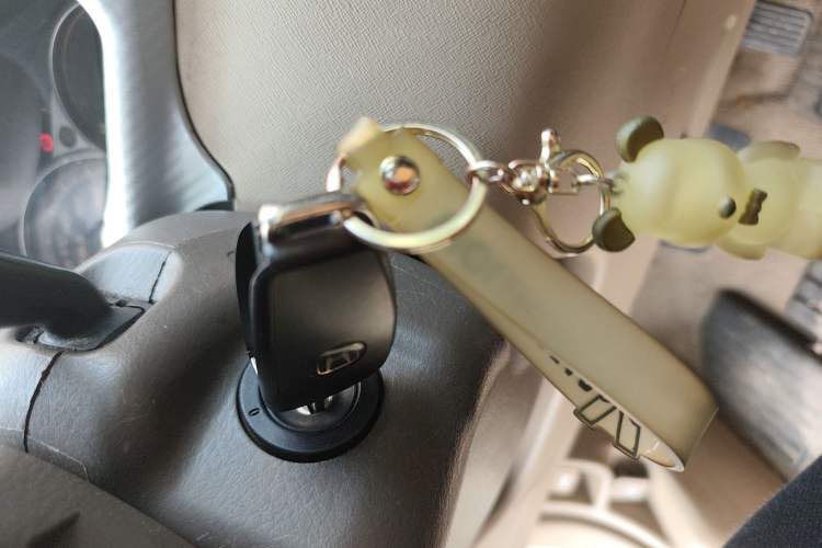 Used Honda CR-V 2005 2.4L automatic Vehicle Key
