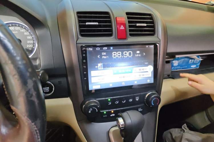 Used Honda CR-V 2007 2.0L Automatic Four-Wheel Drive Classic Edition Audio And AC Panel