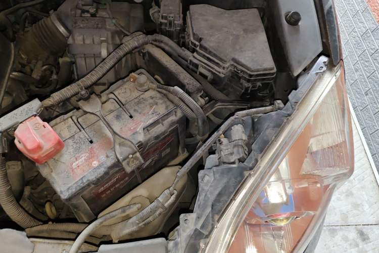 Used Honda CR-V 2007 2.0L Automatic Four-Wheel Drive Classic Edition Engine Bay Left