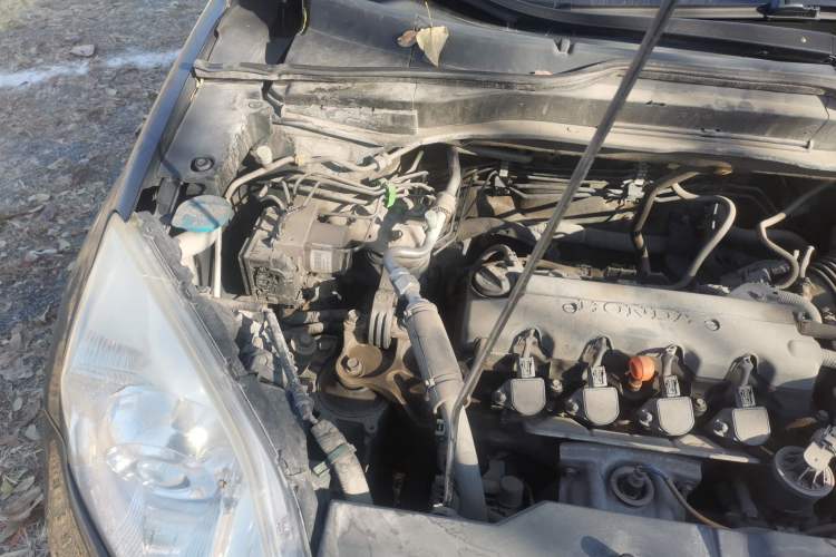 Used Honda CR-V 2007 2.0L Automatic Four-Wheel Drive Classic Edition Engine Bay Right