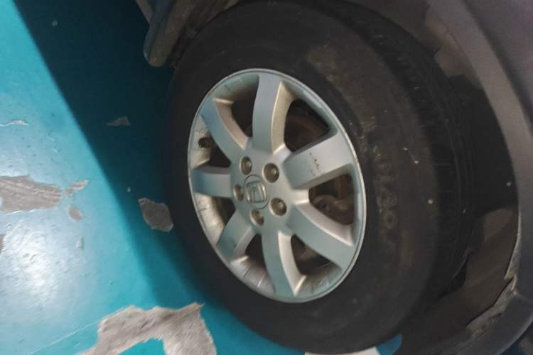 Used Honda CR-V 2007 2.4L automatic four-wheel drive luxury edition Right Front Wheel Hub