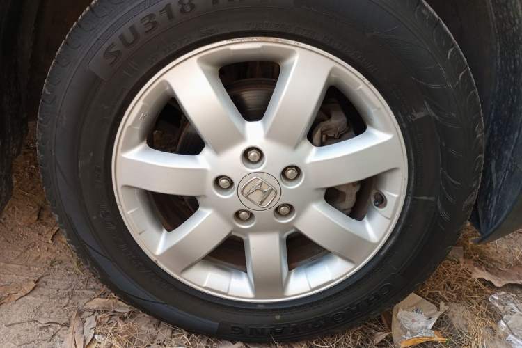 Used Honda CR-V 2007 2.4L automatic four-wheel drive luxury edition Right Front Wheel Hub