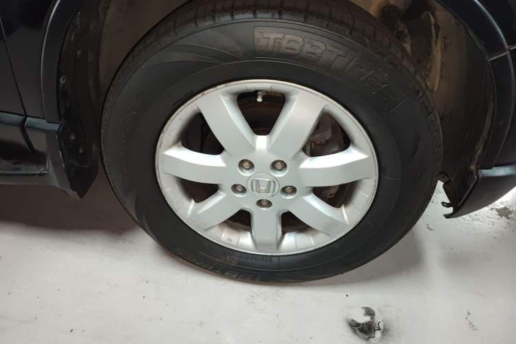 Used Honda CR-V 2007 2.4L automatic four-wheel drive luxury edition Right Front Wheel Hub