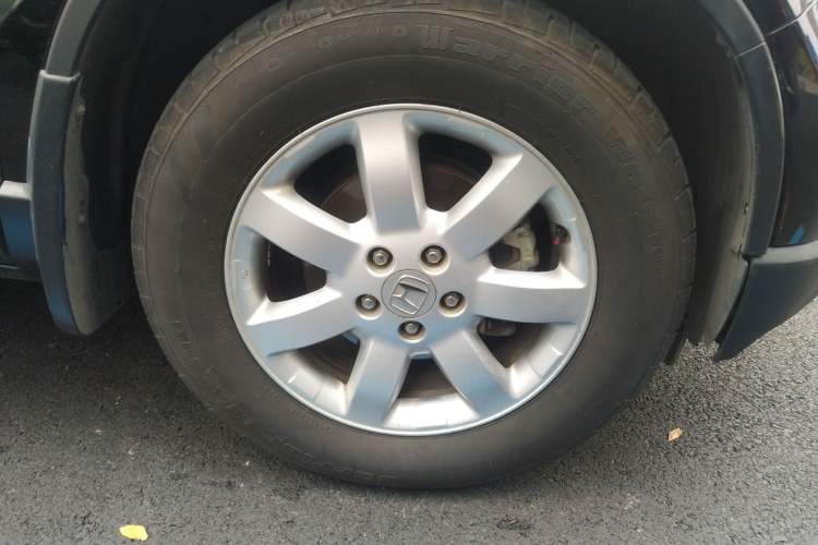 Used Honda CR-V 2007 2.4L automatic four-wheel drive luxury edition Right Front Wheel Hub