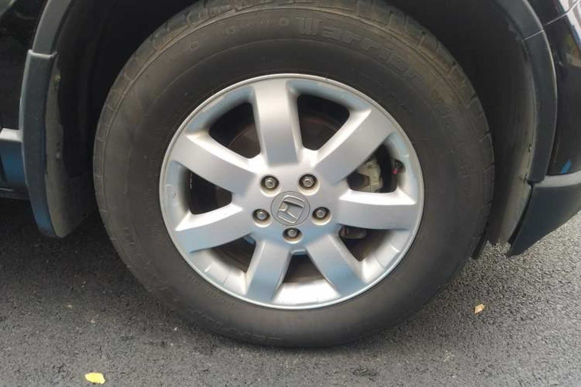Used Honda CR-V 2007 2.4L automatic four-wheel drive luxury edition Right Front Wheel Hub