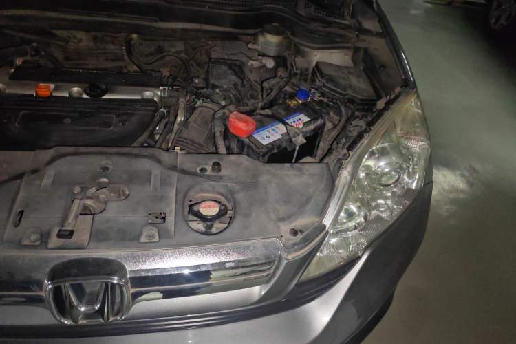 Used Honda CR-V 2007 2.4L automatic four-wheel drive luxury edition Engine Bay Left