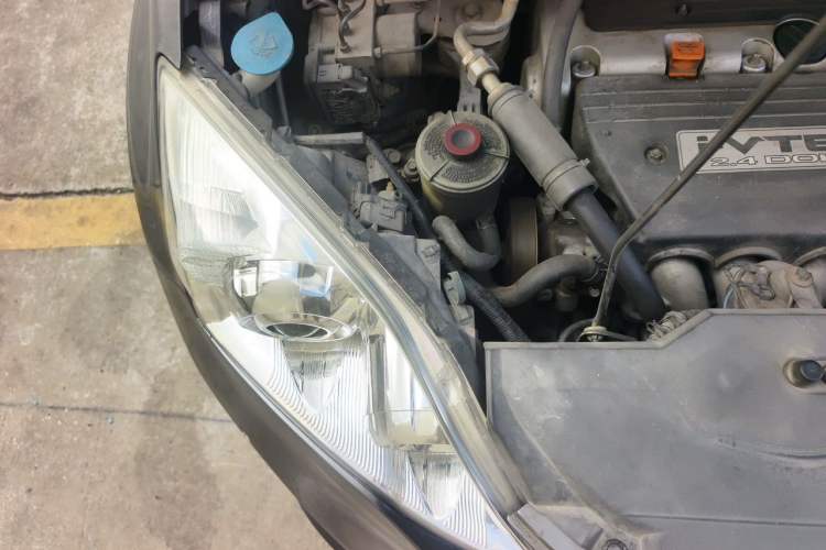 Used Honda CR-V 2007 2.4L automatic four-wheel drive luxury edition Engine Bay Right