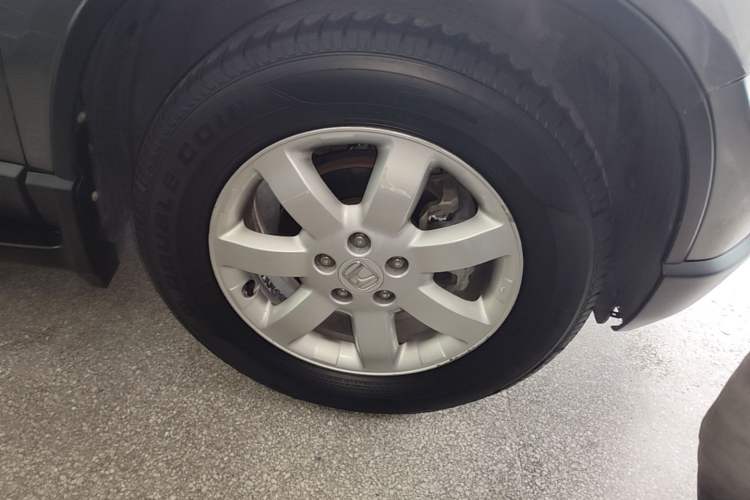 Used Honda CR-V 2007 2.4L automatic four-wheel drive luxury edition Right Front Wheel Hub