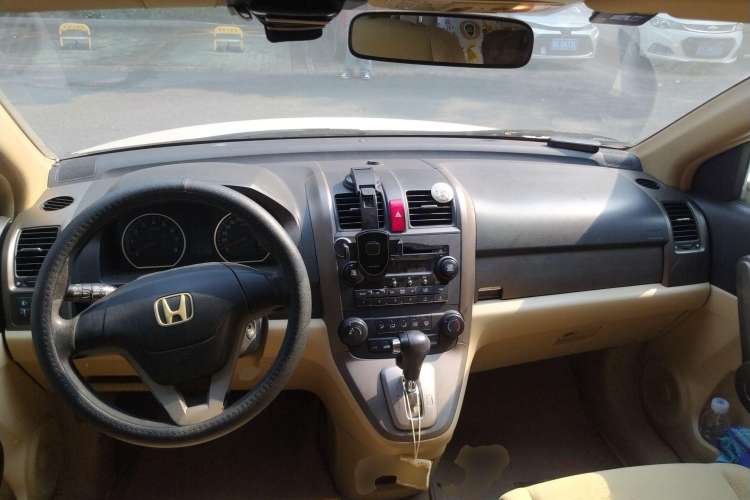 Used Honda CR-V 2007 2.0L Automatic Four-Wheel Drive Classic Edition Center Console