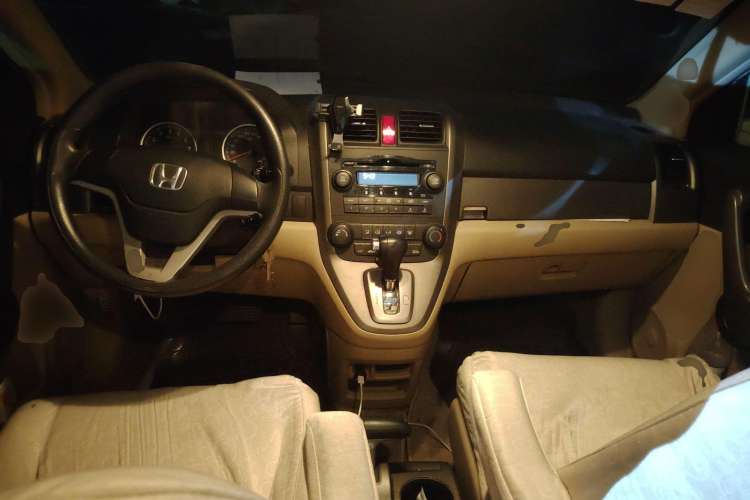 Used Honda CR-V 2007 2.0L Automatic Four-Wheel Drive Classic Edition Center Console