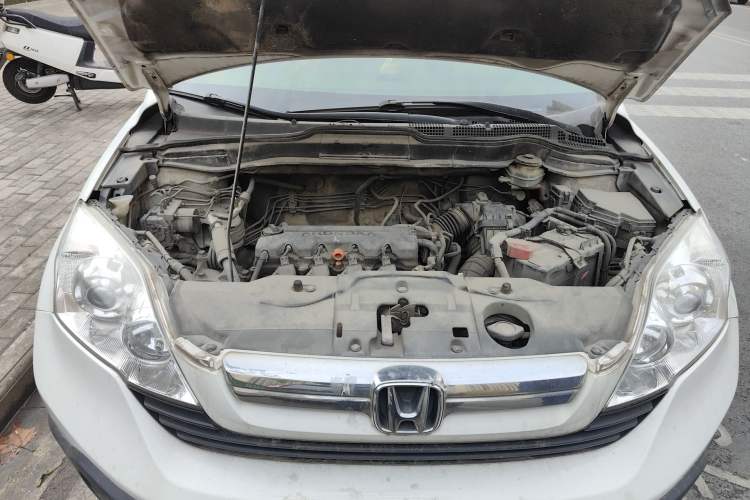 Used Honda CR-V 2007 2.0L Automatic Four-Wheel Drive Classic Edition Engine Bay
