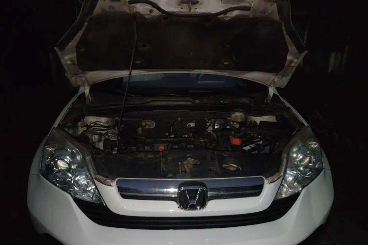 Used Honda CR-V 2007 2.0L Automatic Four-Wheel Drive Classic Edition Engine Bay