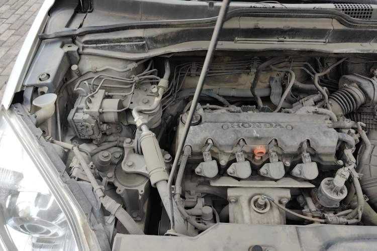 Used Honda CR-V 2007 2.0L Automatic Four-Wheel Drive Classic Edition Engine Bay Right