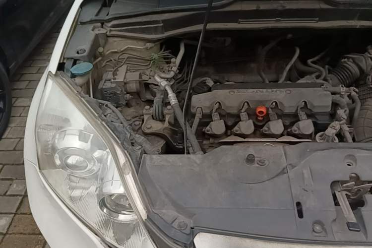 Used Honda CR-V 2007 2.0L Automatic Four-Wheel Drive Classic Edition Engine Bay Right