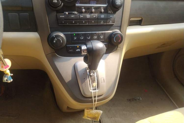 Used Honda CR-V 2007 2.0L Automatic Four-Wheel Drive Classic Edition Gear Lever
