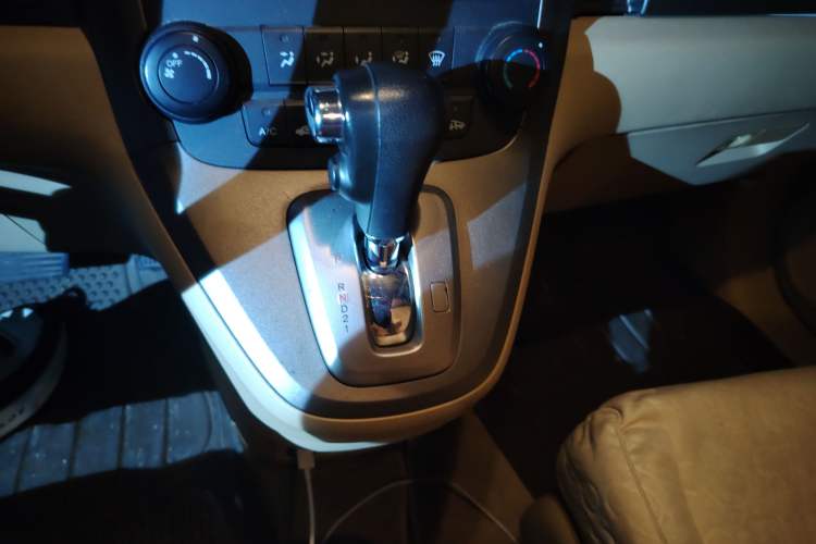 Used Honda CR-V 2007 2.0L Automatic Four-Wheel Drive Classic Edition Gear Lever