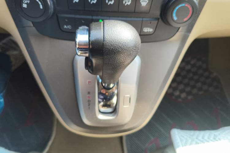 Used Honda CR-V 2007 2.0L Automatic Four-Wheel Drive Classic Edition Gear Lever
