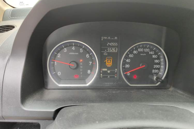 Used Honda CR-V 2007 2.0L Automatic Four-Wheel Drive Classic Edition Odometer Close Up