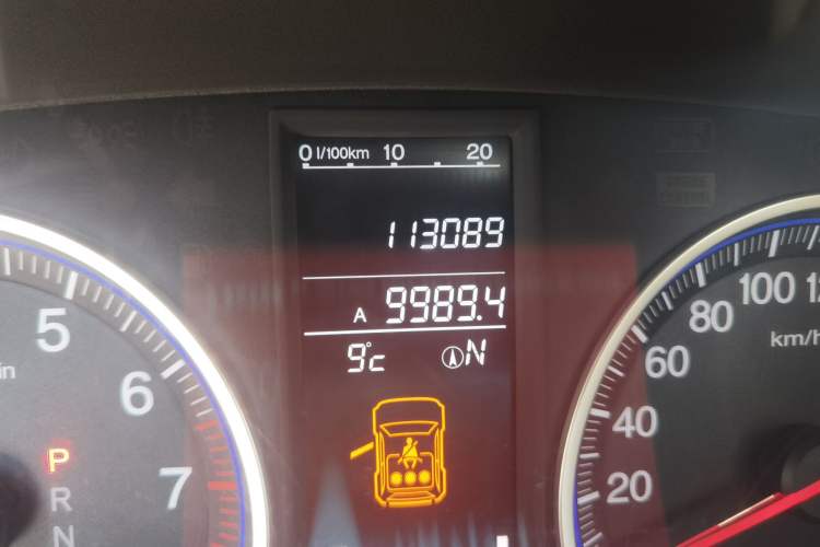 Used Honda CR-V 2007 2.4L automatic four-wheel drive luxury edition Odometer Close Up