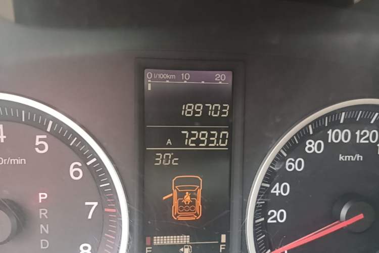 Used Honda CR-V 2007 2.0L Automatic Four-Wheel Drive Classic Edition Odometer Close Up