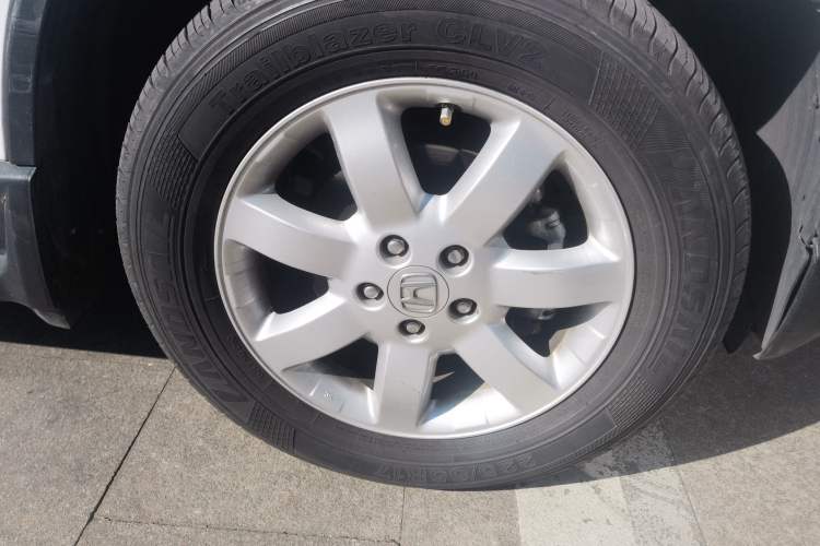 Used Honda CR-V 2007 2.4L automatic four-wheel drive luxury edition Right Front Wheel Hub