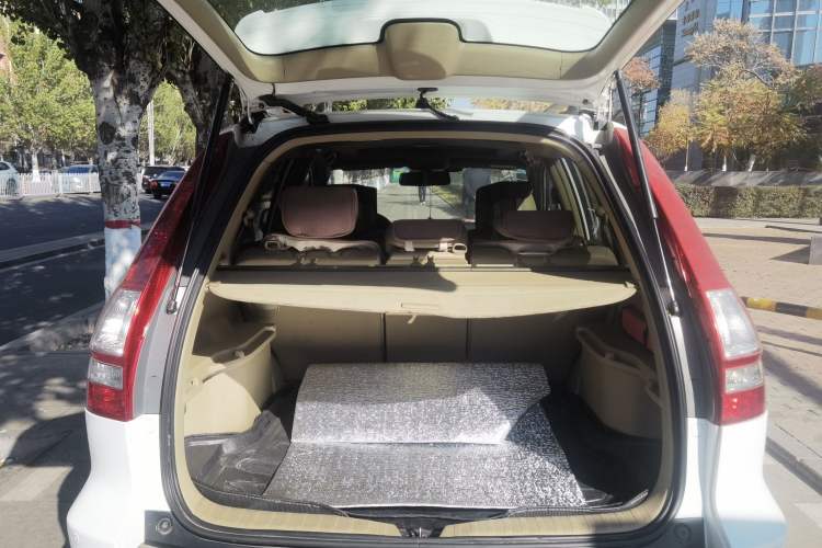 Used Honda CR-V 2007 2.4L automatic four-wheel drive luxury edition Trunk