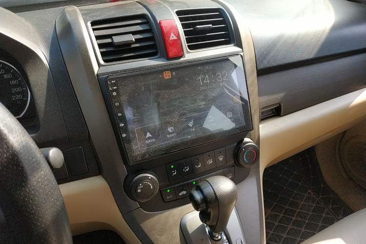 Used Honda CR-V 2008 2.0L automatic two-wheel drive urban version Audio And AC Panel