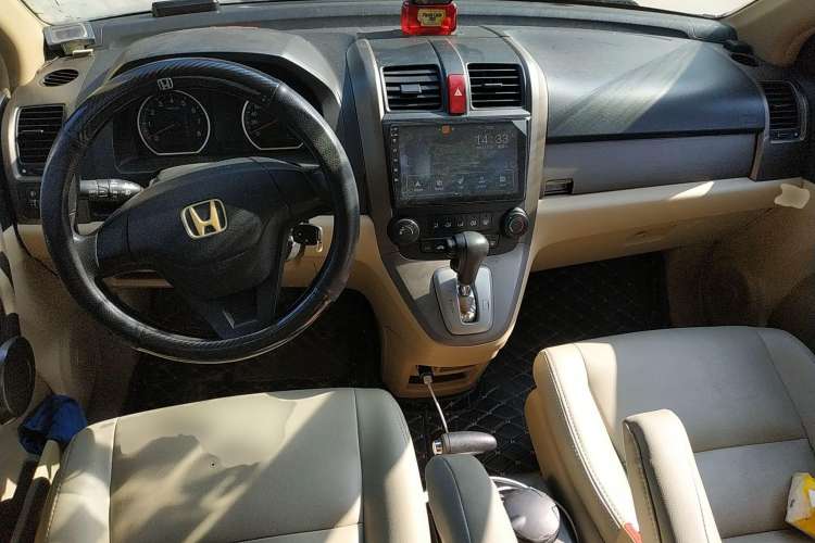 Used Honda CR-V 2008 2.0L automatic two-wheel drive urban version Center Console
