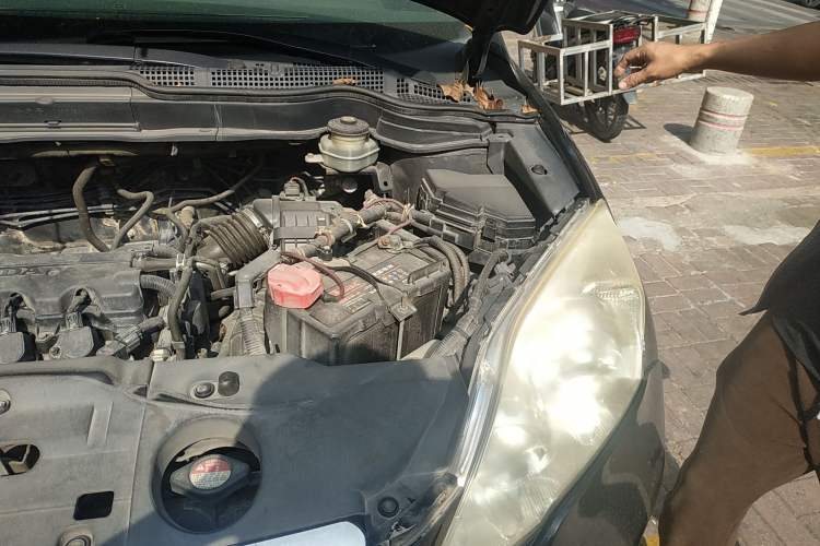 Used Honda CR-V 2008 2.0L automatic two-wheel drive urban version Engine Bay Left