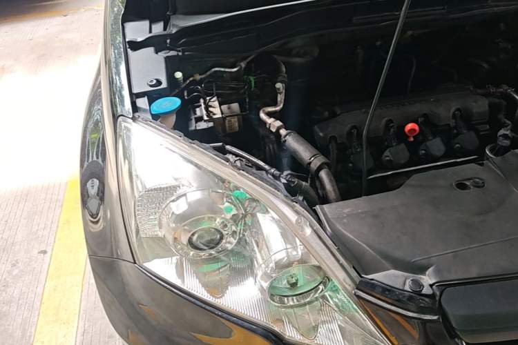 Used Honda CR-V 2008 2.0L automatic two-wheel drive urban version Engine Bay Right