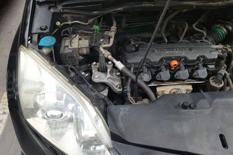 Used Honda CR-V 2008 2.0L automatic two-wheel drive urban version Engine Bay Right