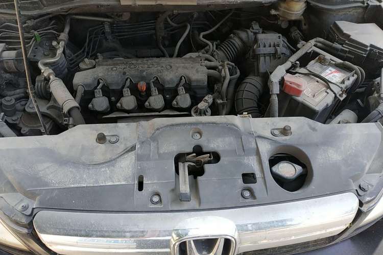 Used Honda CR-V 2008 2.0L automatic two-wheel drive urban version Engine Bay