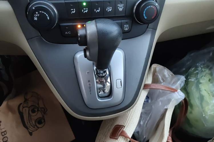 Used Honda CR-V 2008 2.0L automatic two-wheel drive urban version Gear Lever