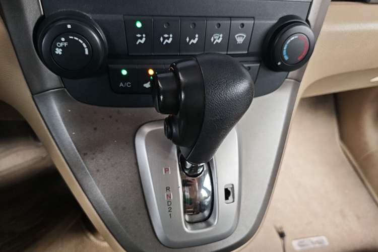 Used Honda CR-V 2008 2.0L automatic two-wheel drive urban version Gear Lever