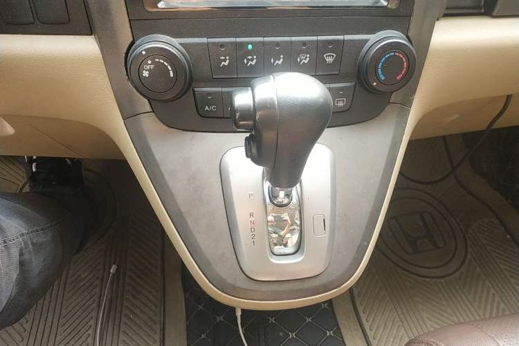 Used Honda CR-V 2008 2.0L automatic two-wheel drive urban version Gear Lever