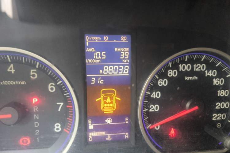 Used Honda CR-V 2008 2.0L automatic two-wheel drive urban version Odometer Close Up
