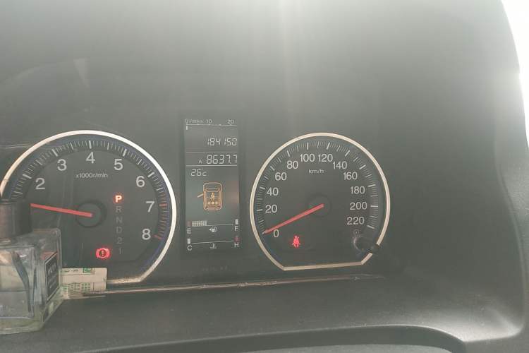 Used Honda CR-V 2008 2.0L automatic two-wheel drive urban version Odometer Close Up
