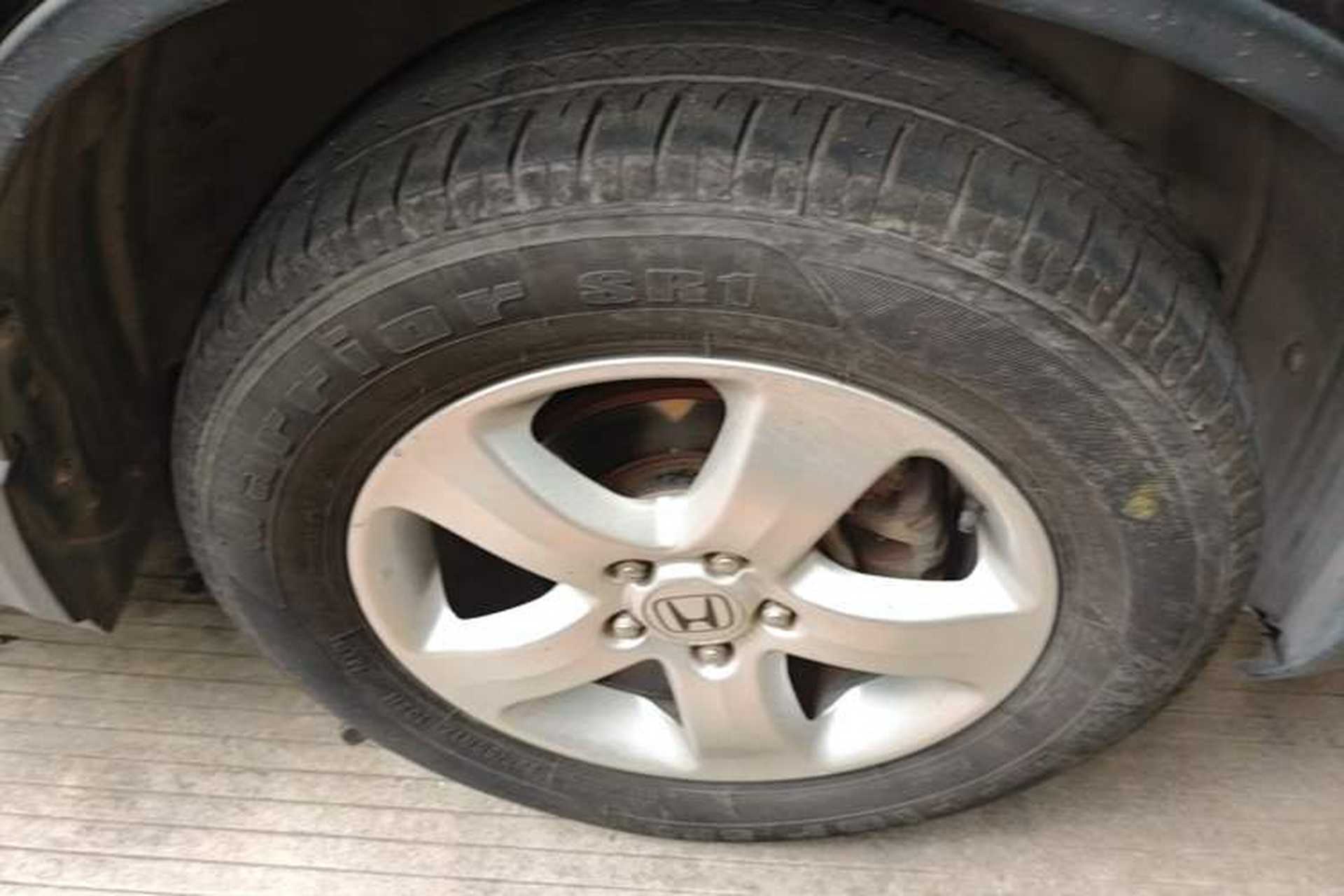 Used Honda CR-V 2008 2.0L automatic two-wheel drive urban version Right Front Wheel Hub