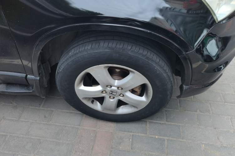 Used Honda CR-V 2008 2.0L automatic two-wheel drive urban version Right Front Wheel Hub