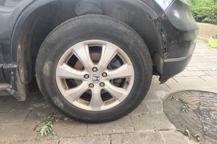 Used Honda CR-V 2008 2.0L automatic two-wheel drive urban version Right Front Wheel Hub