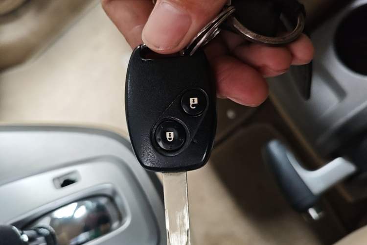 Used Honda CR-V 2008 2.0L automatic two-wheel drive urban version Vehicle Key