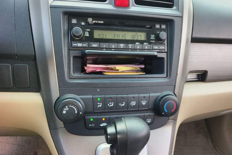 Used Honda CR-V 2008 2.0L automatic two-wheel drive urban version Audio And AC Panel