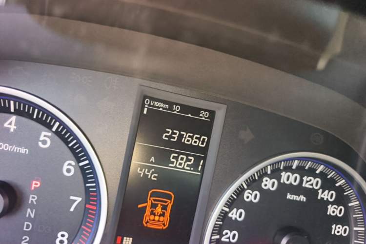 Used Honda CR-V 2008 2.0L automatic two-wheel drive urban version Odometer Close Up