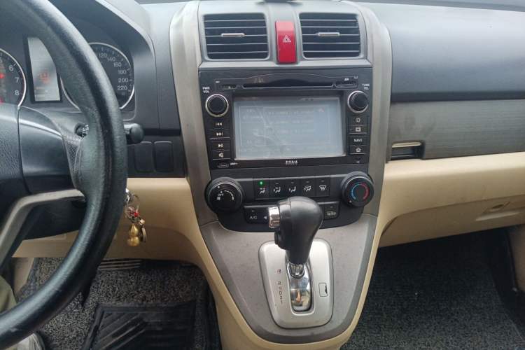 Used Honda CR-V 2008 2.0L automatic two-wheel drive urban version Audio And AC Panel