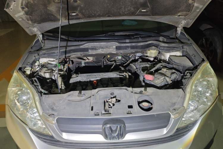 Used Honda CR-V 2008 2.0L automatic two-wheel drive urban version Engine Bay