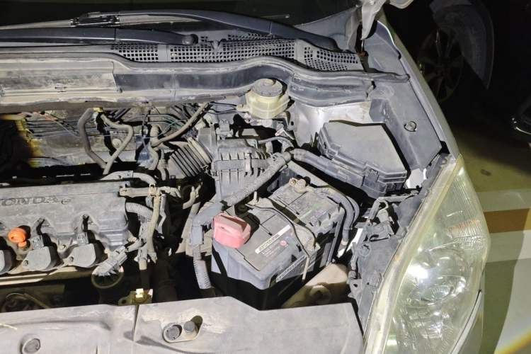 Used Honda CR-V 2008 2.0L automatic two-wheel drive urban version Engine Bay Left