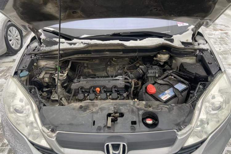 Used Honda CR-V 2008 2.0L automatic two-wheel drive urban version Engine Bay